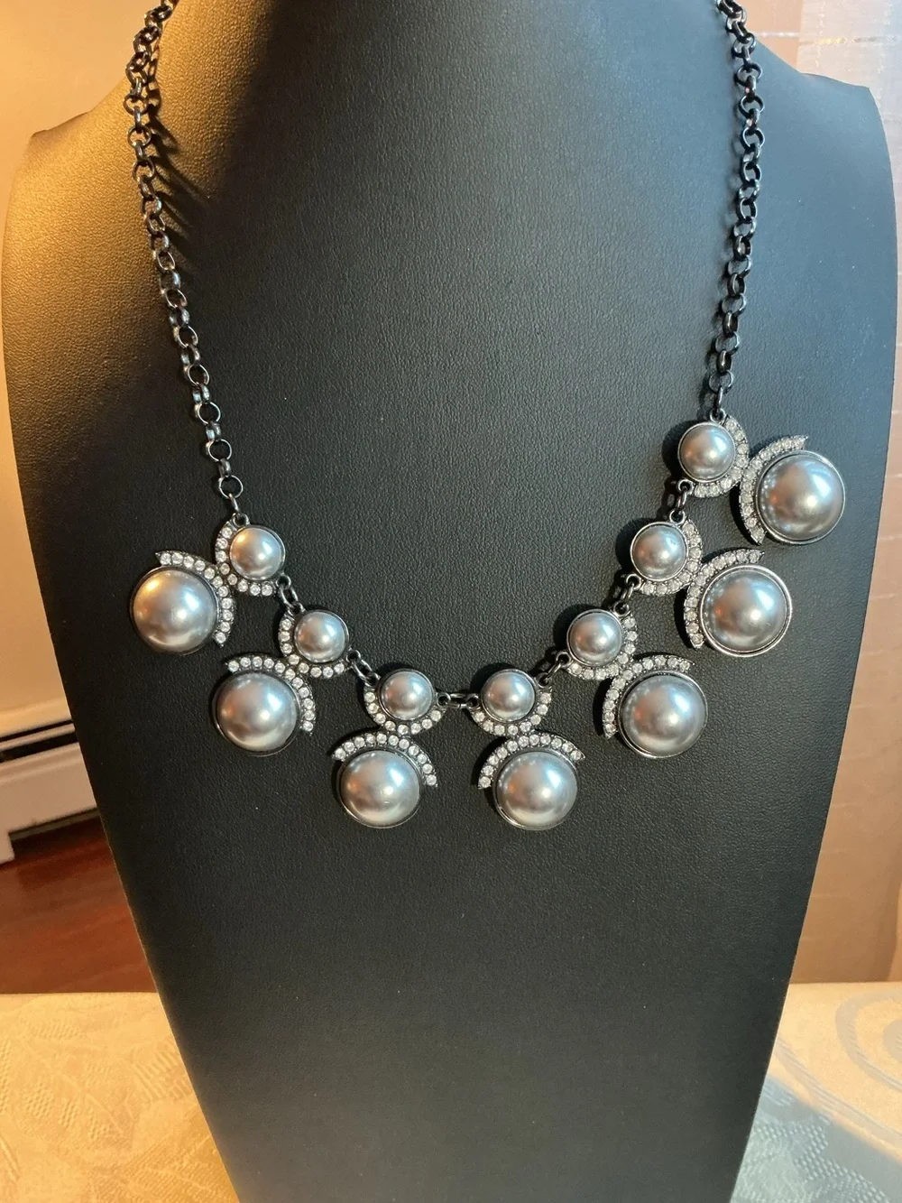 Erika Lyons Vintage Faux Pearl Necklace,  Bracelet and Earring Hematite Set